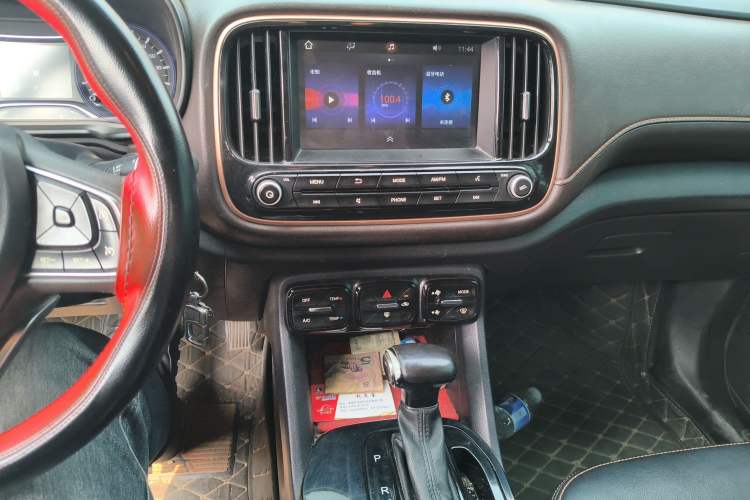 Used GAC Trumpchi GS3 2017 150N Automatic Elite Edition Audio And AC Panel