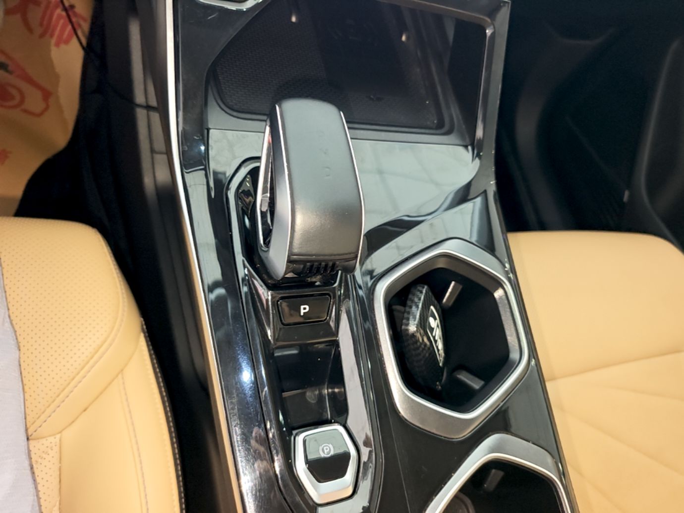 Geely Auto FX11 2023 1.5TD DCT Prestige Edition — снимка 16