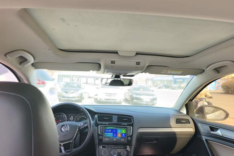 Used Volkswagen Golf 2017 230TSI Automatic Luxury Million-Vehicle Commemorative Edition