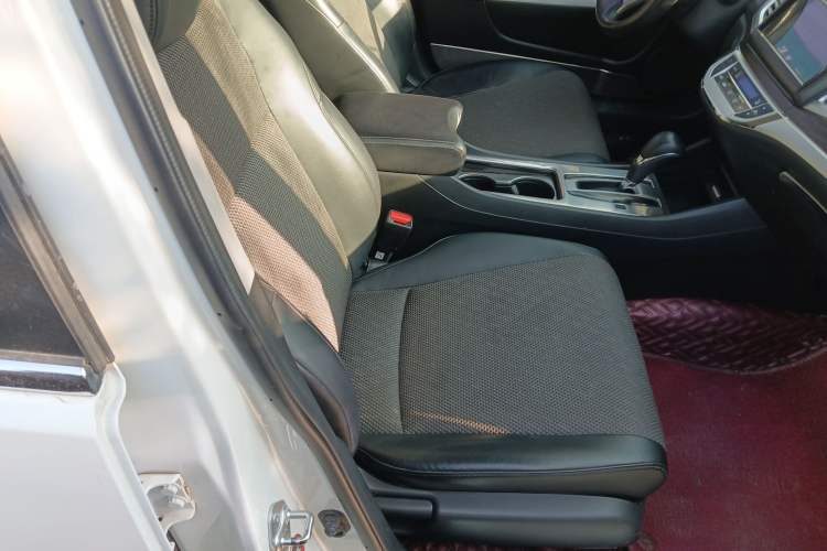 Used Honda Jade 2017 1.8L automatic Comfort version 5 seats