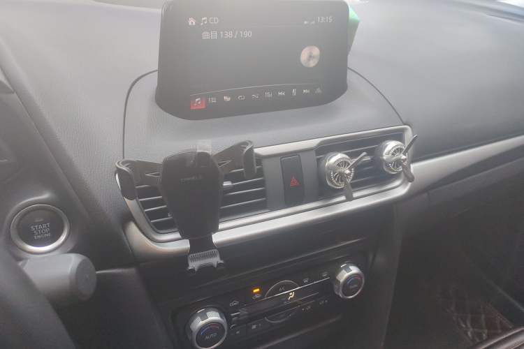 Used Mazda 3 Axela 2017 Sedan 1.5L Automatic Luxury Model Emission Standard China V Audio And AC Panel