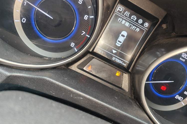 Used CHANGAN CS35 2017 1.6L Automatic Luxury Model Odometer Close Up