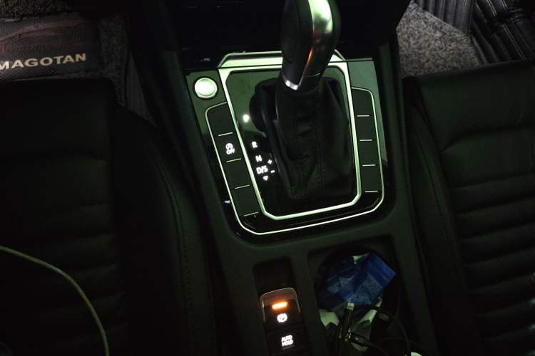 Used Volkswagen Magotan 2018 Facelift 330TSI DSG Luxury Model Gear Lever