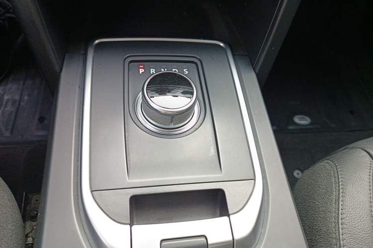 Used Land Rover Discovery Sport 2016 2.0T S Gear Lever