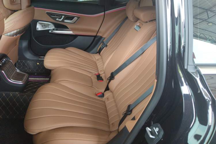 Used Mercedes-Benz E-Class 2025 Facelift E 300 L Luxury Edition Left Rear Seat