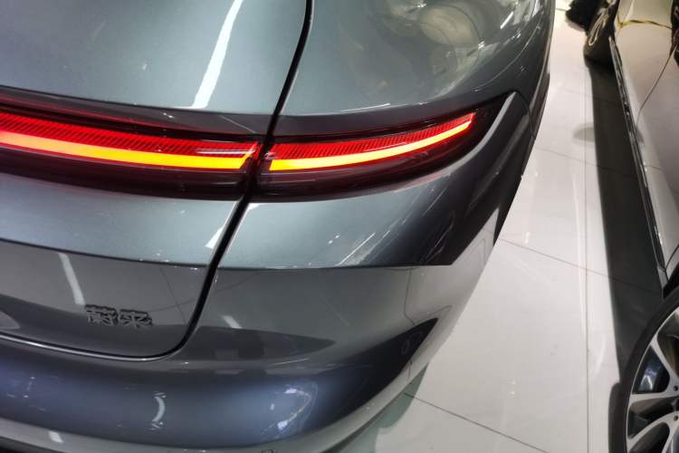 Used Nio ET5T 2025 Model Champion Commemorative Edition, 75kWh Touring
