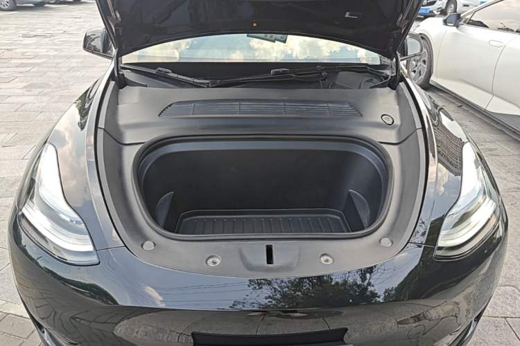 Used Tesla Model Y 2023 Rear-Wheel-Drive Version
