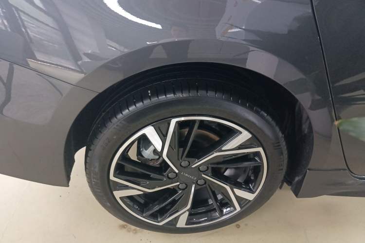 Used Lynk & Co 03 2023 2.0TD DCT JingPro Exterior 5