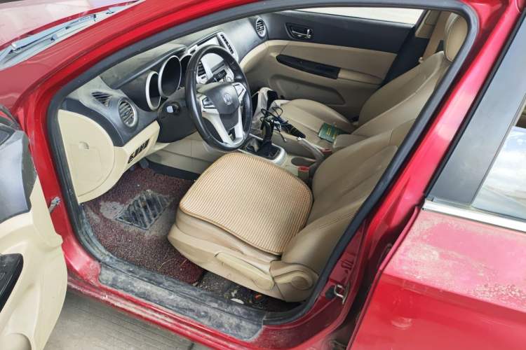 Used CHANGAN Eado 2014 1.6L Manual Luxury Model
