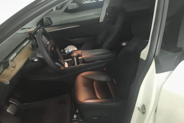 Used Tesla Model Y 2021 Long-Range All-Wheel-Drive Version