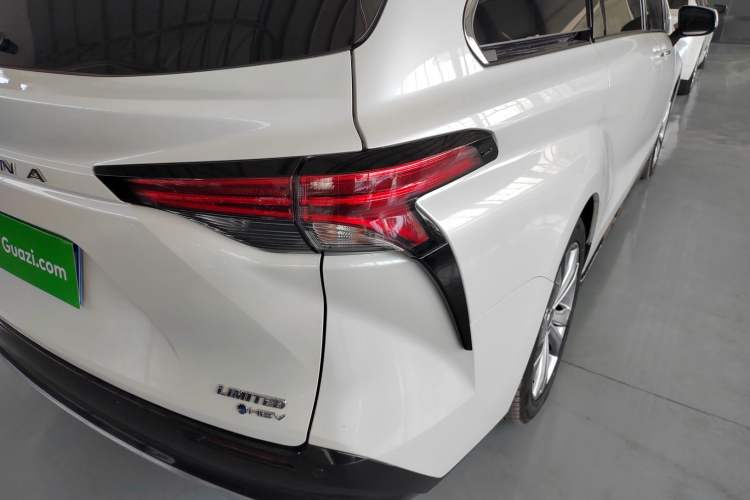 Used Toyota SIENNA 2024 2.5L Hybrid Prestige Deluxe Edition