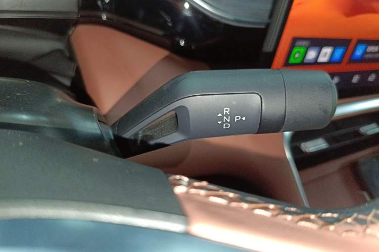 Used Geely Galaxy L6 2025 EM-i 140km Starship Edition Gear Lever