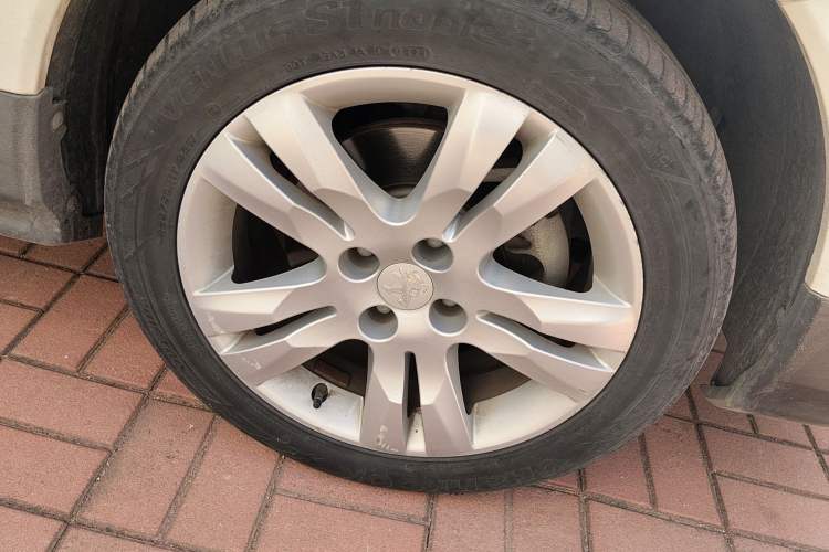 Used Peugeot 3008 2016 2.0L Automatic Classic Edition