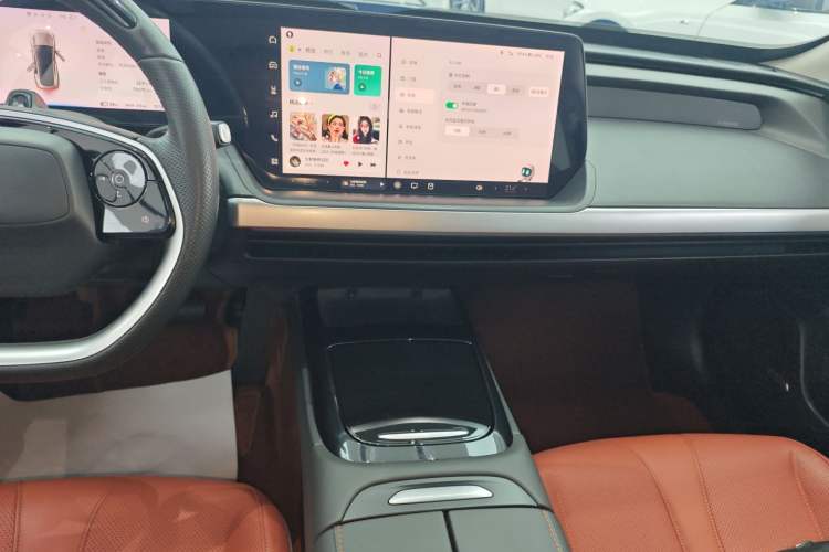 Used XPeng P7 2022 480 Standard Range Smart Drive Edition Audio And AC Panel