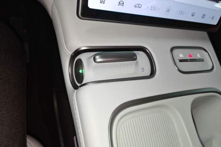 Used Nio ES6 2024 75 kWh Gear Lever