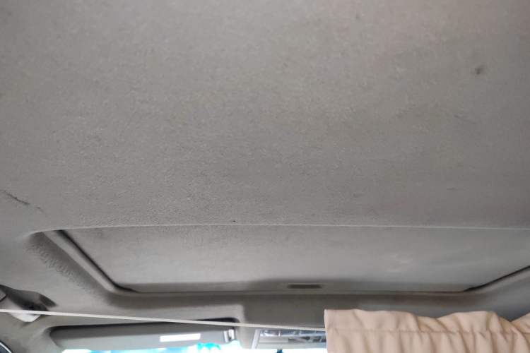 Used Toyota Highlander 2011 2.7L Two-Wheel Drive 7-Seater Supreme Edition Headliner