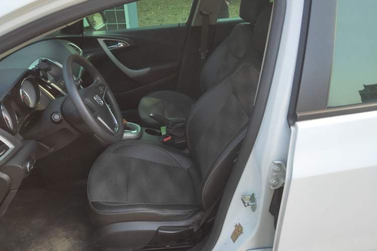 Used Buick GT 2014 XT 1.6L Automatic Fashion Edition