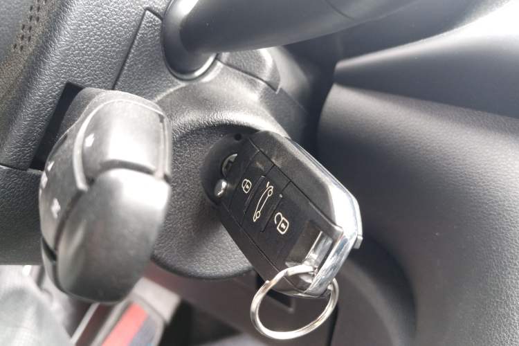 Used Peugeot 3008 2015 1.6THP Automatic Classic Edition