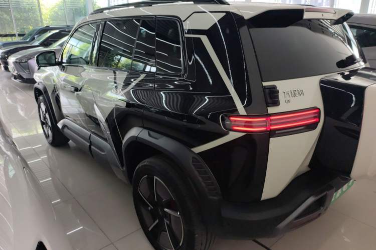 Used Formula Leopard Titanium 3 2025 501KM All-Wheel Drive Intelligent Driving Ultra Version
