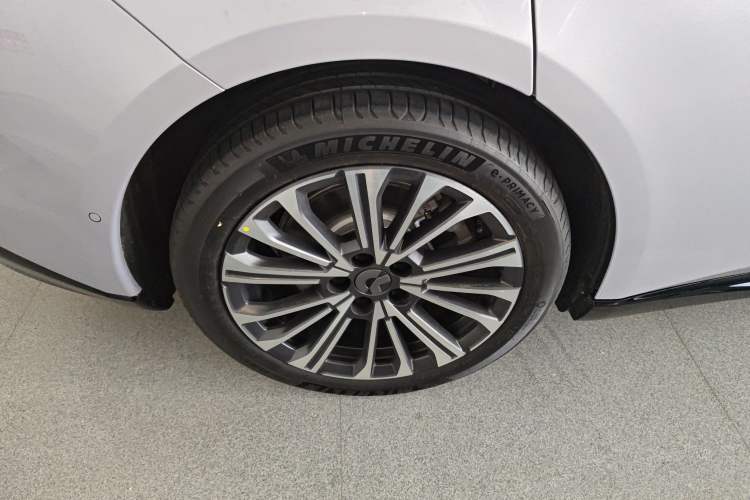 Used Nio ET5 2025 100 kWh Right Rear Wheel Hub