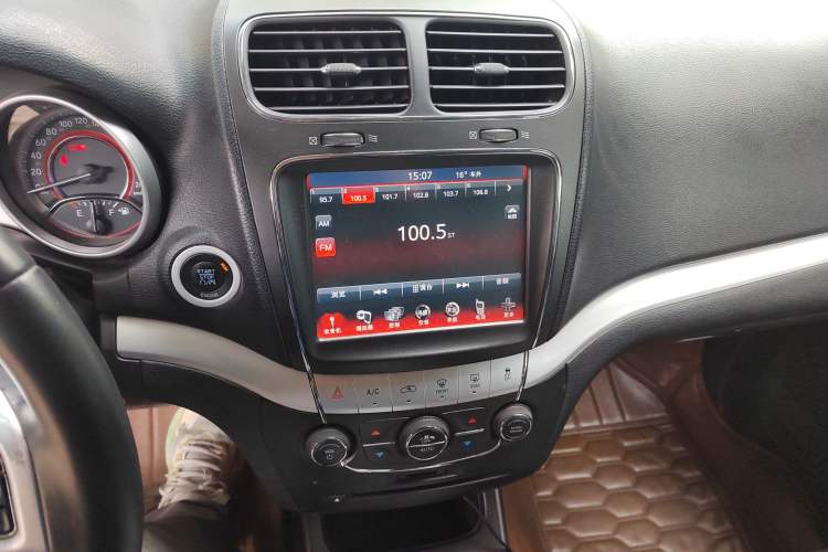 Used Dodge Journey 2013 2.4L Two-Wheel Drive Luxury Version