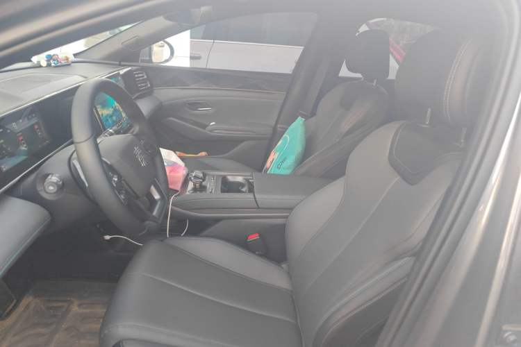 Used BYD Qin L 2025 DM-i Smart Drive 80KM Leading Model
