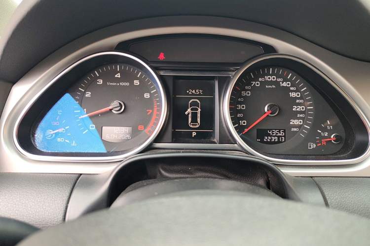Used Audi Q7 2013 35 TFSI Comfort Model Instrument Cluster