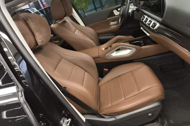 Used Mercedes-Benz GLE 2025 GLE 350 4MATIC Stylish Model Right Front Seat