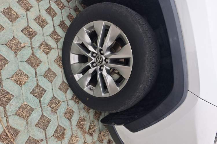 Used Toyota Wildlander 2020 Dual-Engine 2.5L E-CVT Two-Wheel Drive Luxury Edition