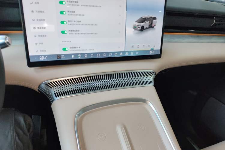 Used XPeng X9 2024 702 Ultra-Long Range Max