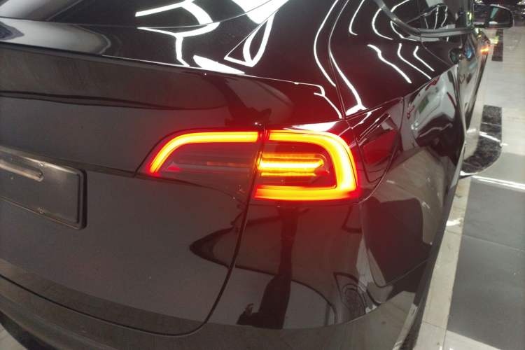 Used Tesla Model Y 2021 Standard Range Rear-Wheel Drive Version
