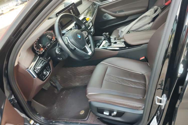 Used BMW 5 Series 2021 525Li Luxury Package Left Front Seat