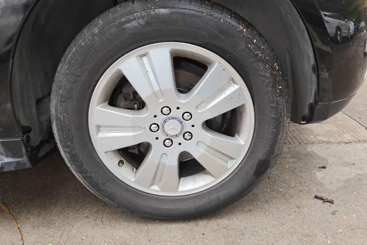 Used Mercedes-Benz M-Class 2010 ML 300 4MATIC