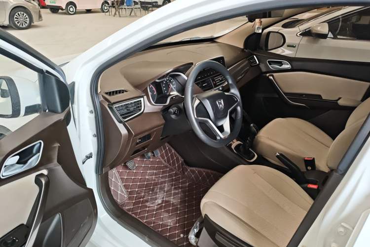 Used Baojun 310W 2017 1.5L Manual Comfort Version China V
