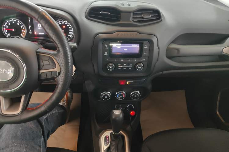 Used Jeep Renegade 2016 1.4T Automatic Kinetic Edition
