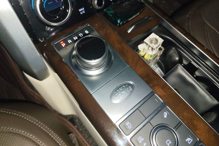 Used Land Rover Range Sport 2021 3.0 L6 SE Gear Lever