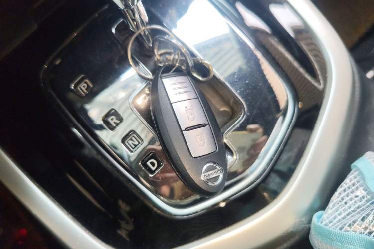 Used Nissan Terra 2020 2.5L XL Upper Automatic Two-Wheel Drive Luxury Edition Vehicle Key