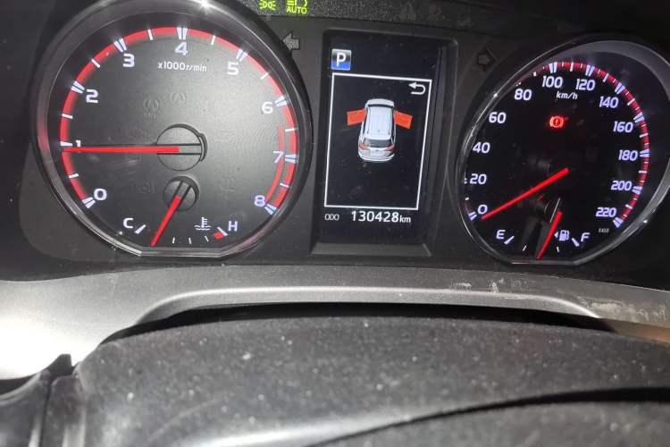 Used Toyota RAV4 2019 2.0L CVT Two-Wheel Drive Fashion X Limited Edition China VI Standard
