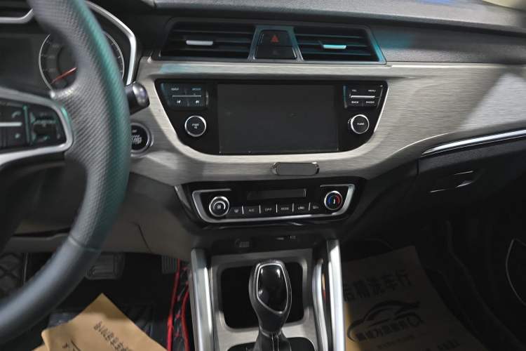 Used Geely Auto Vision X3 2017 1.5L Automatic Elite Model Audio And AC Panel