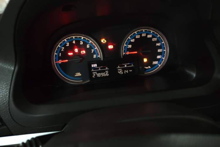 Used Baojun 730 2014 1.5L manual standard trim 7 seats