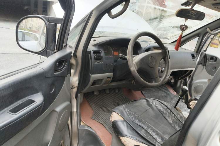 Used FORTHING Lingzhi 2013 M3 1.6L 7-seat Standard Model