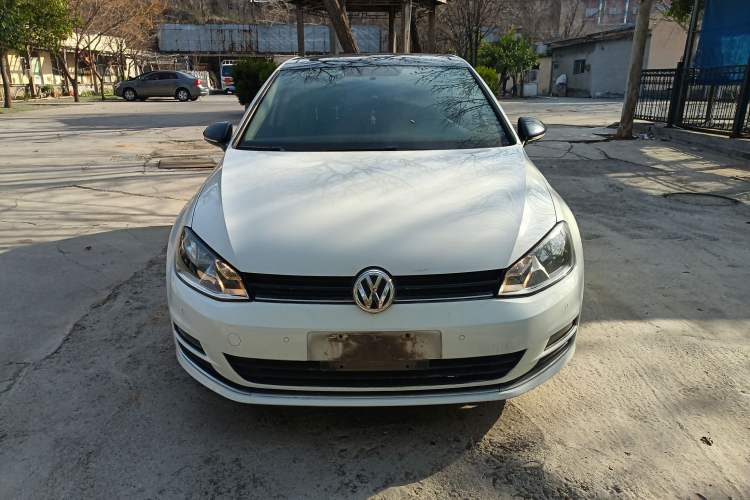 Used Volkswagen Golf 2017 1.6L Automatic Comfort Million-Vehicle Anniversary Edition