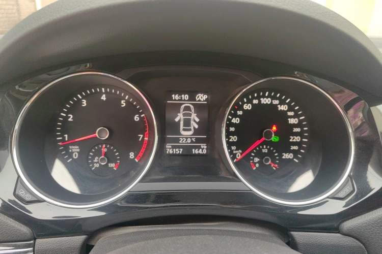 Used Volkswagen Sagitar 2018 280TSI DSG Comfort Model Instrument Cluster