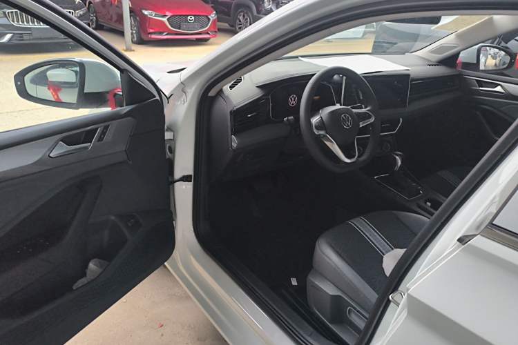 Used Volkswagen Sagitar 2025 Facelift 200TSI DSG Flyover Edition