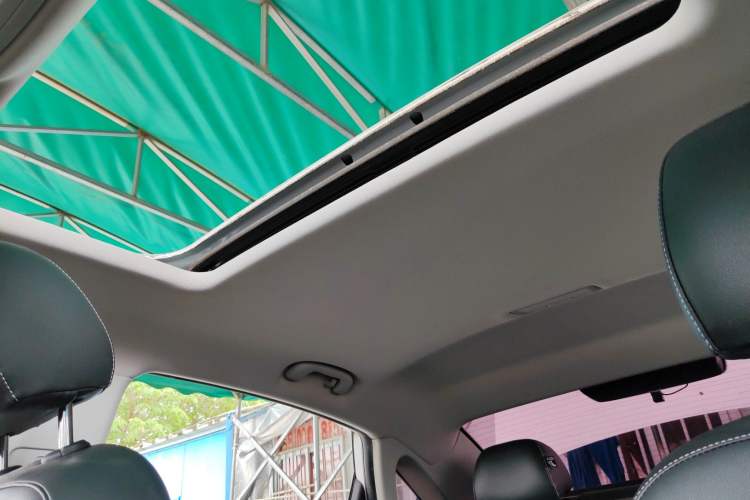 Used Roewe i6 2019 PLUS 1.6L CVT 4G Connected Flagship Deluxe Edition Headliner