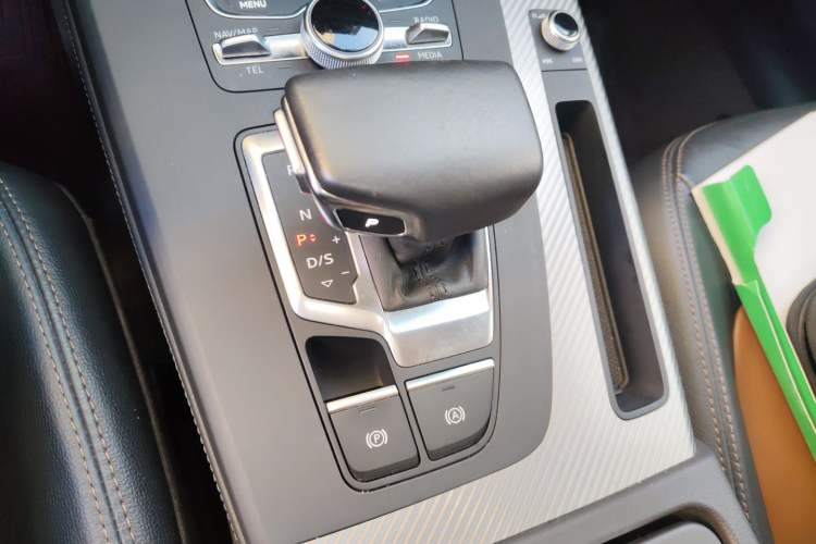 Used Audi Q5L 2020 Updated 40 TFSI Prestige Fashion Edition
