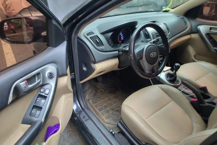 Used Kia Forte 2011 1.6L MT GL
