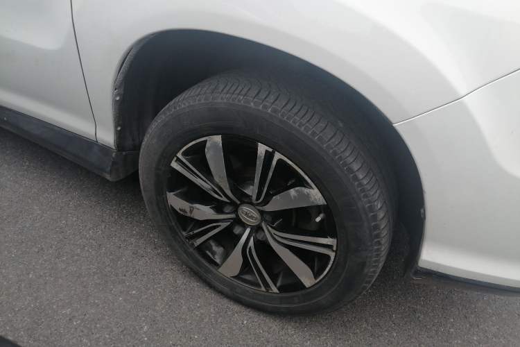Used BYD S7 2017 2.0T Automatic Prestige Edition Right Front Wheel Hub