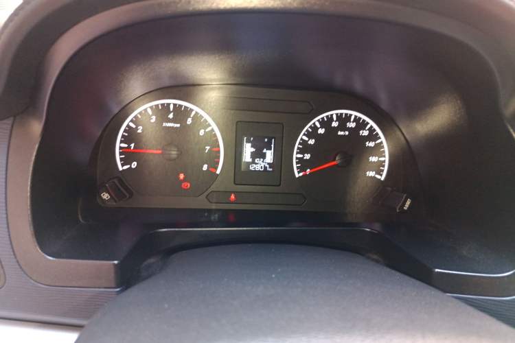 Used FORTHING Lingzhi 2023 M5 1.6L Practical Model 5 Seats
