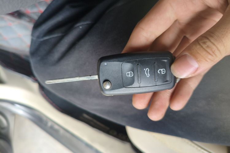 Used Skoda Superb 2009 1.8TSI Automatic Elegant Edition Vehicle Key